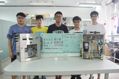 機械系學生得獎