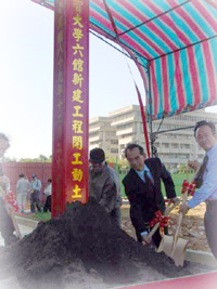 六館愁款募款活動照片1