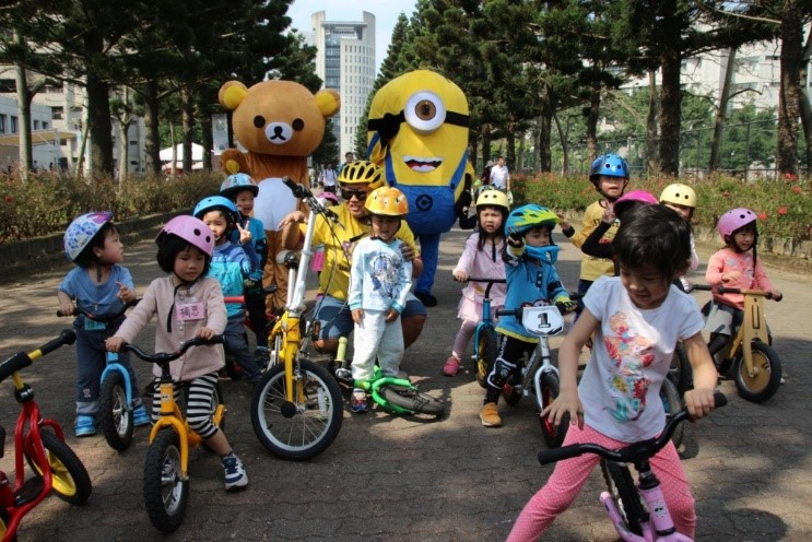 幼兒童滑步車趣味活動