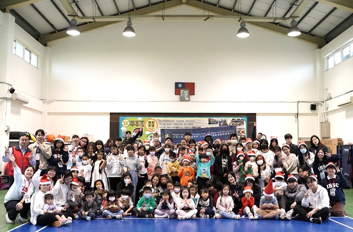 Bringing Christmas Cheer to a Rural Campus: International Students from Yuan Ze University Lit Up Young Hearts through English and Culture