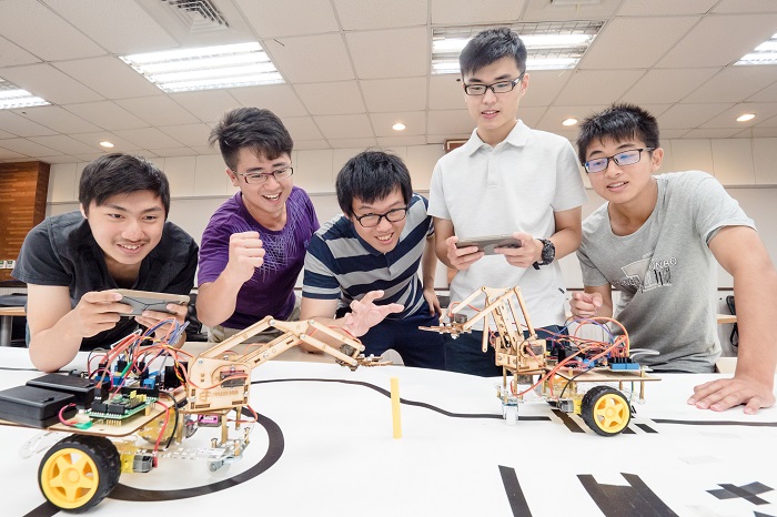 YZU leads in salary levels for master's graduates in information technology, engineering, and business management, getting industry recognition