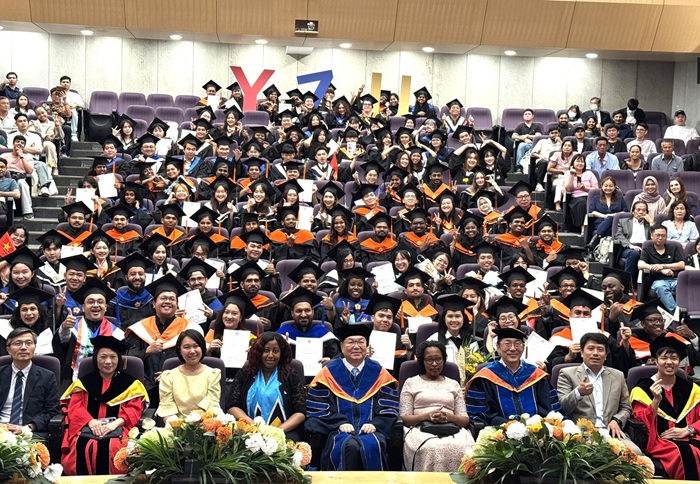 YZU Celebrates 181 International Graduates with the Presence of Foreign Representatives in Taiwan