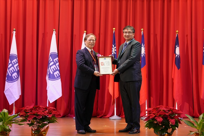 【YZU News】Professor Tien-Lung Chiu receives Outstanding Electrical Engineering Professor Award