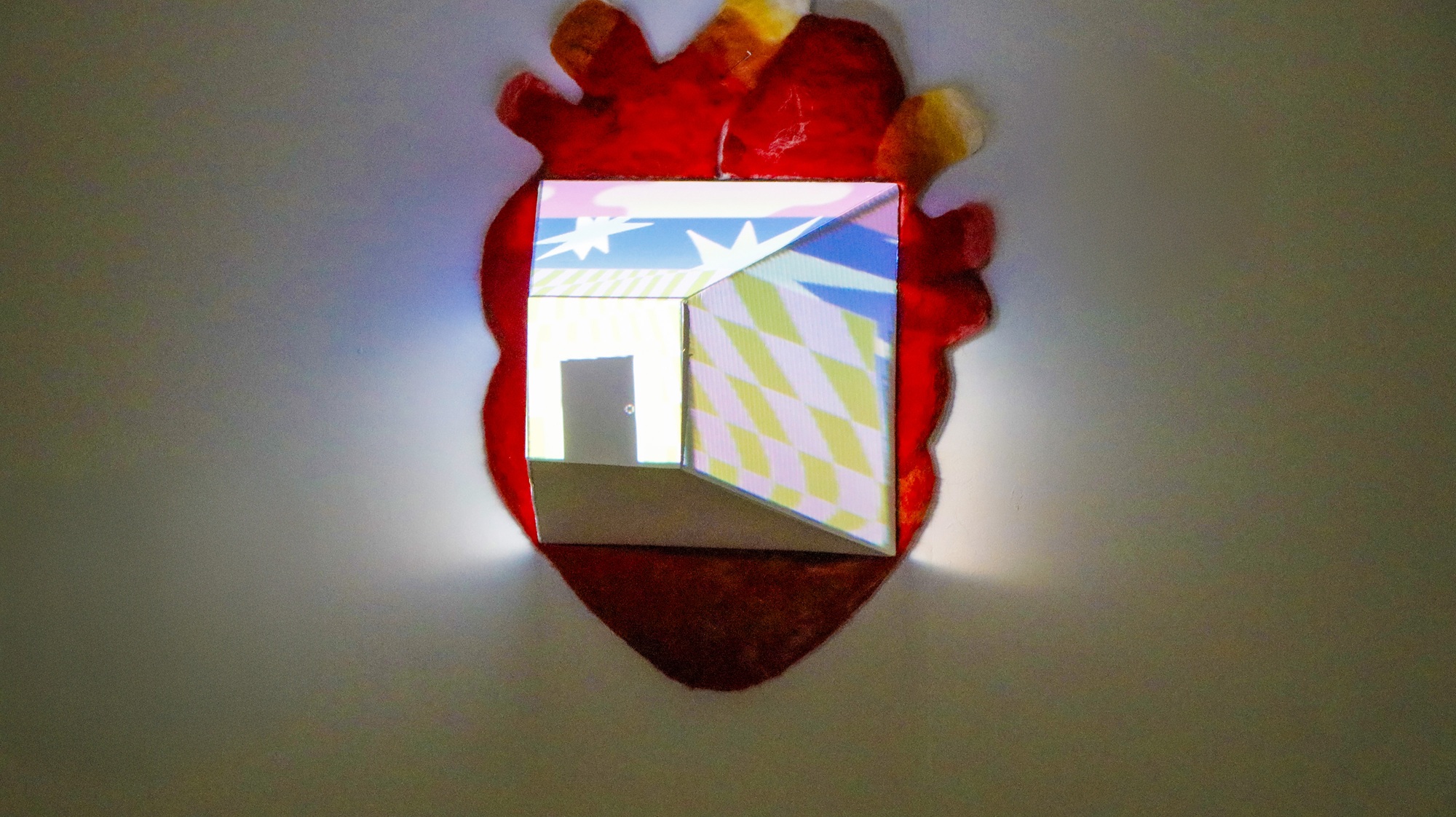 20250409元智大學藝設系勇奪2025_MUSE_Creative_Awards銀獎殊榮-郭芷妤的實驗性創作心房邀請觀眾重新審視家庭的內在聯繫.JPG