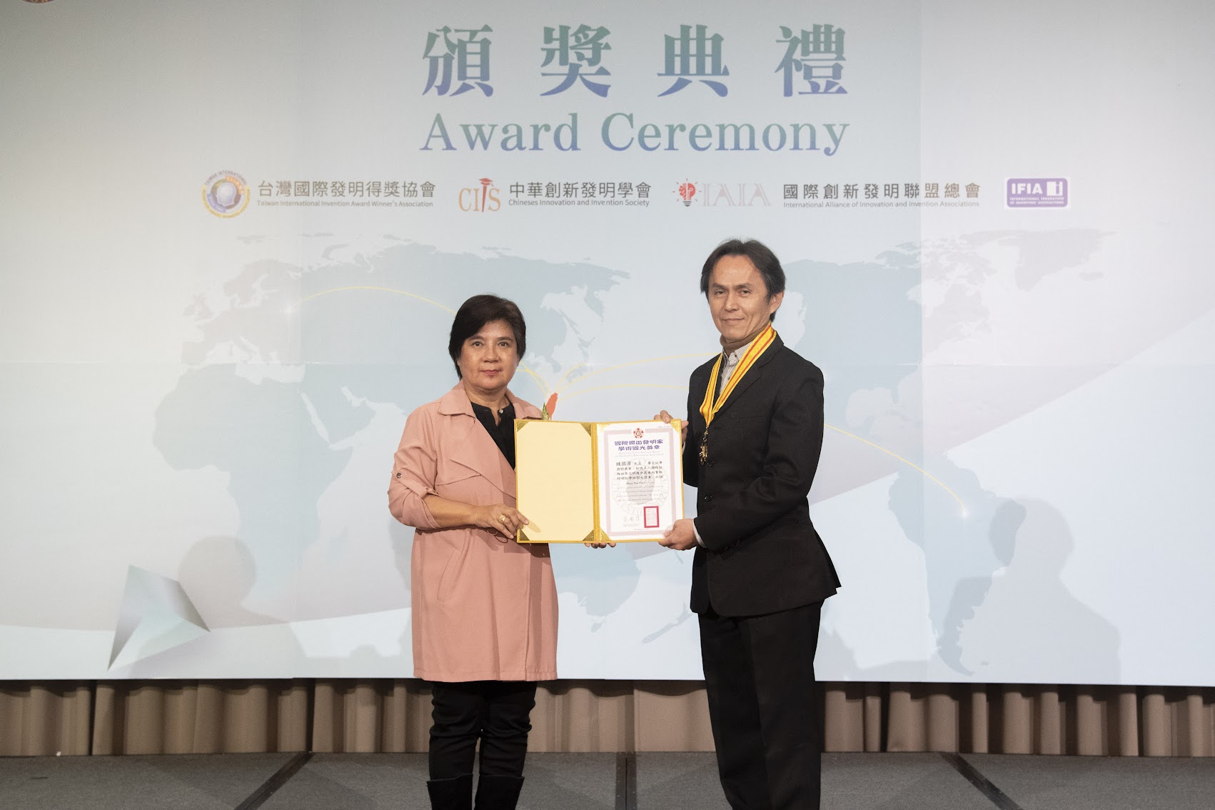 圖二元智大學機械系鐘國濱教授右獲學術國光獎章殊榮.jpg