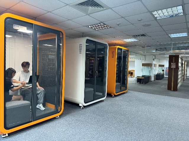 ROOM2